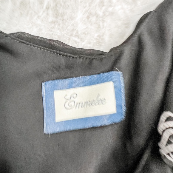 Emmelee Black Flutter Neckline Embroidered Dress Size Small - Picture 7 of 7